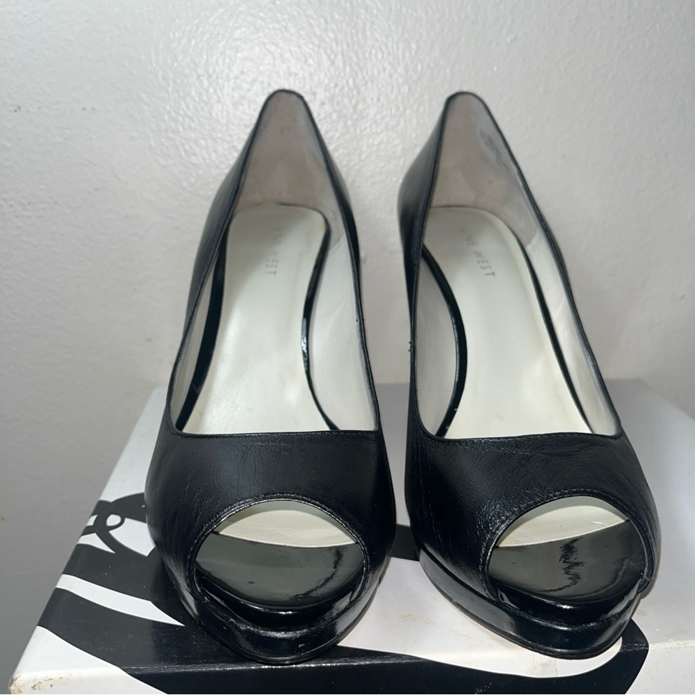 Nine West Women’s Sz 8 M Black High Heels Peep Toe Pumps - Picture 3 of 14